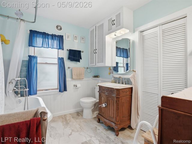 203 Lincoln Street, Chelsea, MI 48118