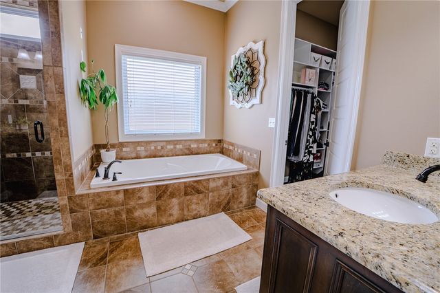 87 W Valley View Drive, Russellville, AR 72802
