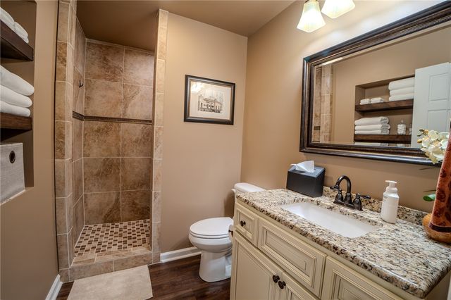 87 W Valley View Drive, Russellville, AR 72802