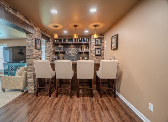 87 W Valley View Drive, Russellville, AR 72802