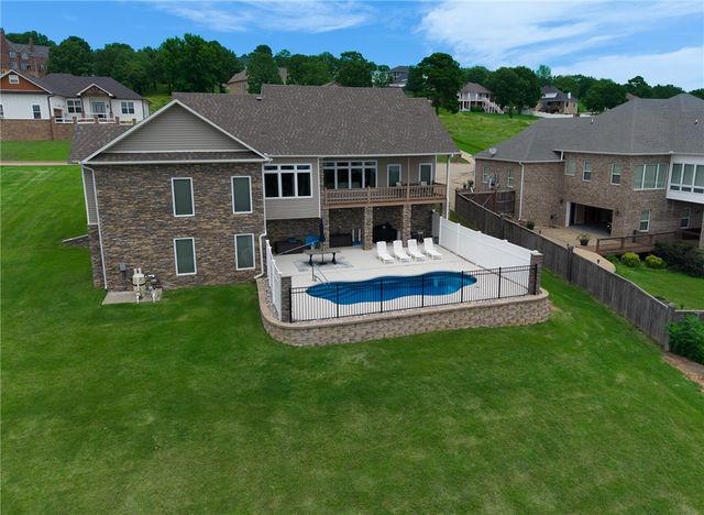 87 W Valley View Drive, Russellville, AR 72802