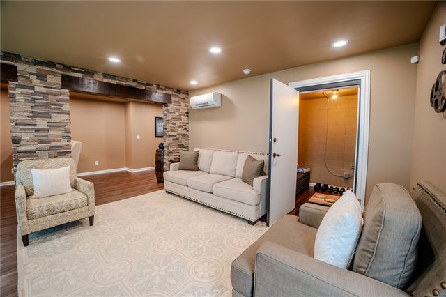 87 W Valley View Drive, Russellville, AR 72802