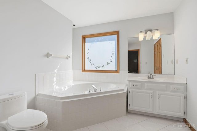 7176 Crown Pointe Drive, Liberty Twp, OH 45011