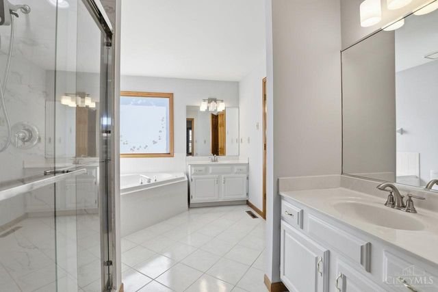 7176 Crown Pointe Drive, Liberty Twp, OH 45011