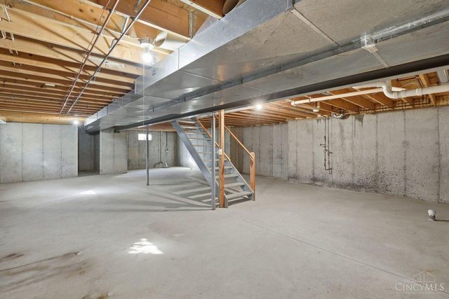 7176 Crown Pointe Drive, Liberty Twp, OH 45011