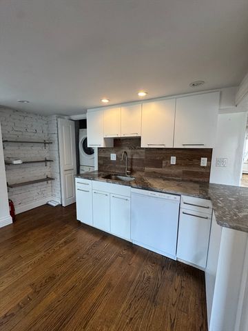 12 Aberdeen St 3, Boston, MA 02215