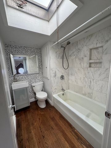 12 Aberdeen St 3, Boston, MA 02215