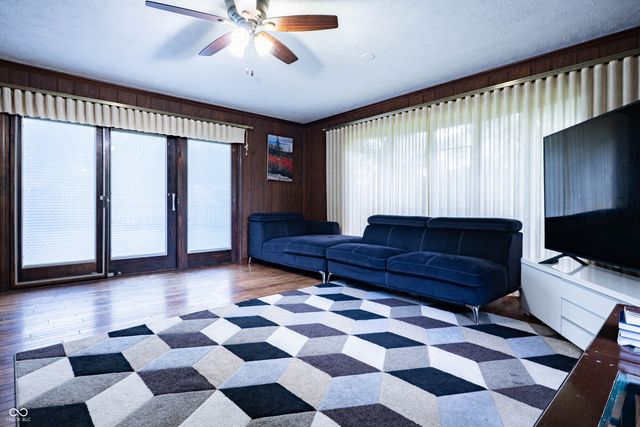 202 Meander Way, Greenwood, IN 46142