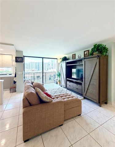 17021 N Bay Road 802, Sunny Isles Beach, FL 33160