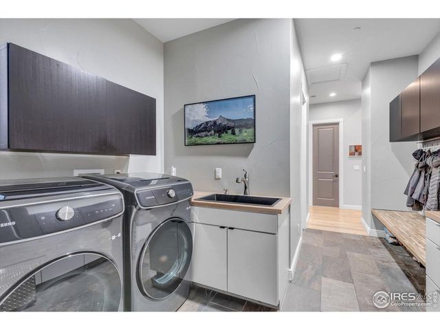 8568 Foxhaven Ct, Longmont, CO 80503