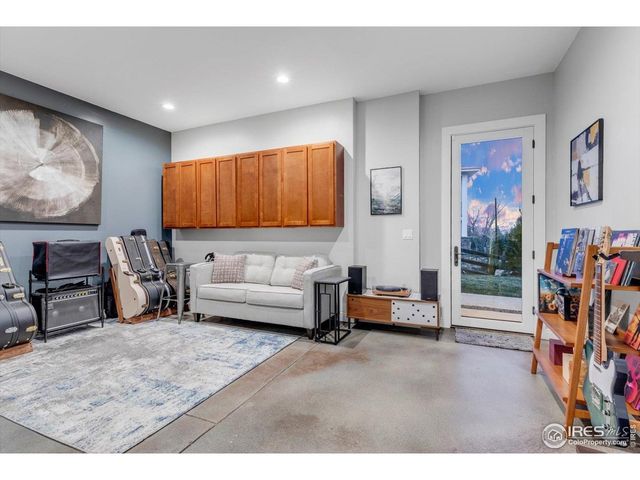 8568 Foxhaven Ct, Longmont, CO 80503