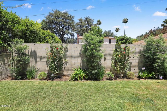 1856 N Michigan Avenue, Pasadena, CA 91104