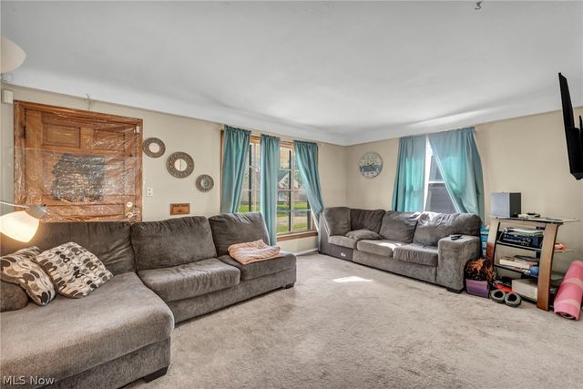 15812 Grant Avenue, Maple Heights, OH 44137