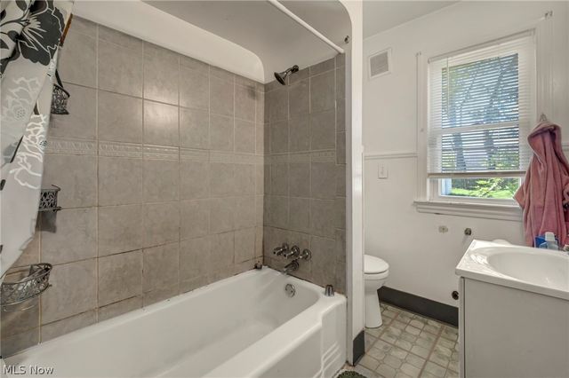 15812 Grant Avenue, Maple Heights, OH 44137