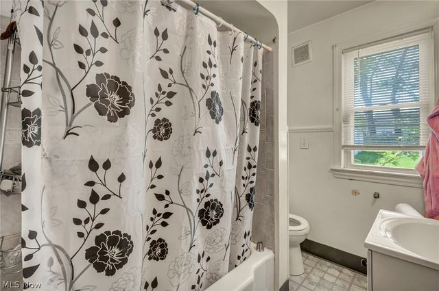 15812 Grant Avenue, Maple Heights, OH 44137