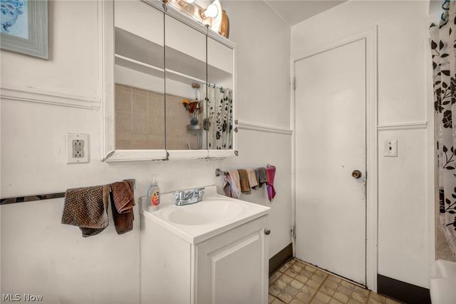 15812 Grant Avenue, Maple Heights, OH 44137