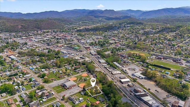 701 Hemlock Street, Elizabethton, TN 37643