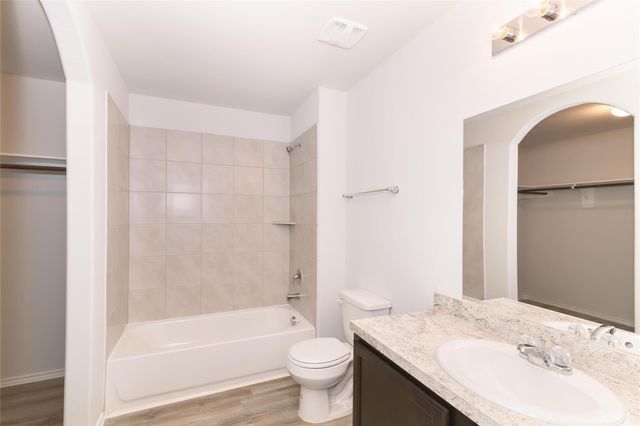 8634 Doris Oaks Circle, Houston, TX 77028