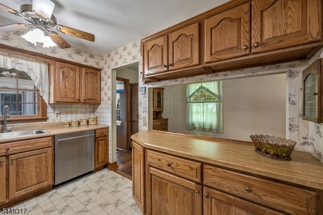 29 Giannone Rd, Wayne Twp., NJ 07470