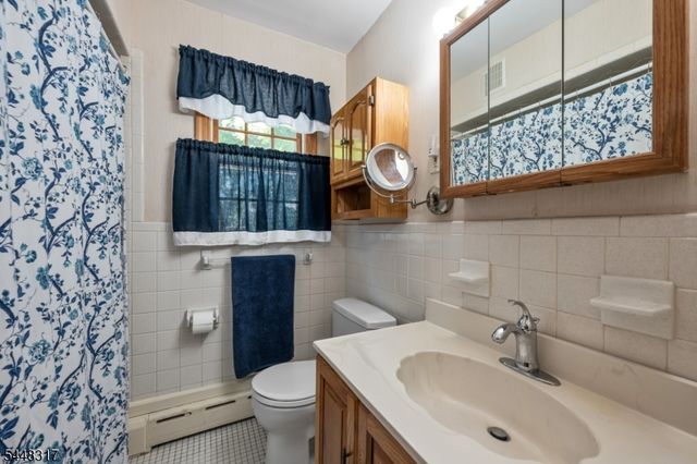 29 Giannone Rd, Wayne Twp., NJ 07470