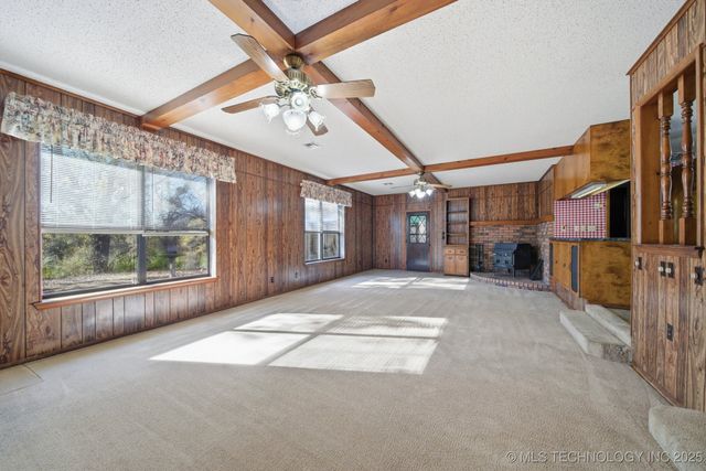 19549 S 250 Road, Okmulgee, OK 74447