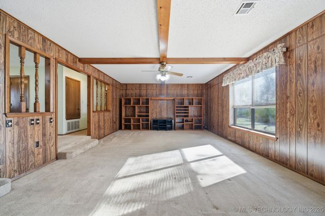 19549 S 250 Road, Okmulgee, OK 74447