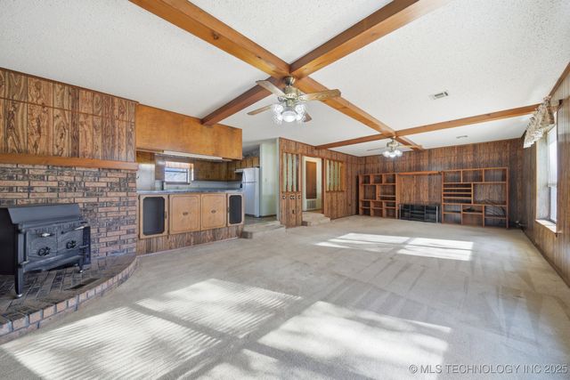 19549 S 250 Road, Okmulgee, OK 74447