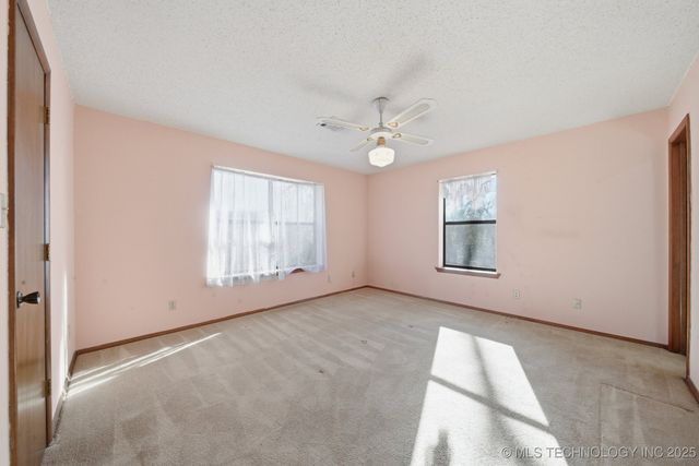 19549 S 250 Road, Okmulgee, OK 74447