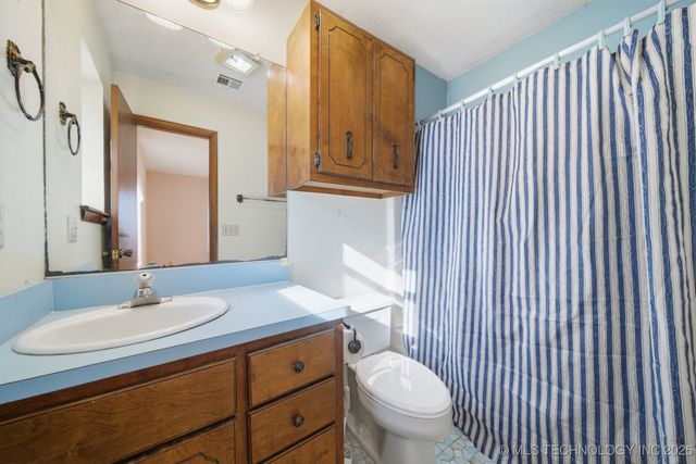 19549 S 250 Road, Okmulgee, OK 74447