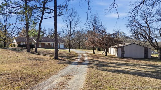 19549 S 250 Road, Okmulgee, OK 74447