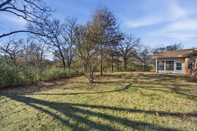 19549 S 250 Road, Okmulgee, OK 74447