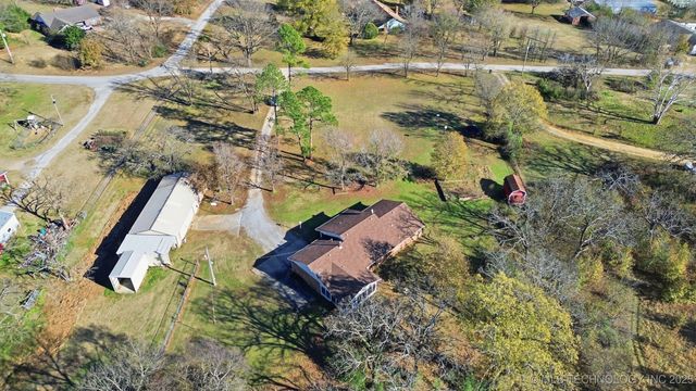 19549 S 250 Road, Okmulgee, OK 74447