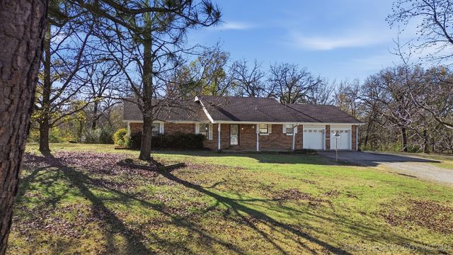 19549 S 250 Road, Okmulgee, OK 74447