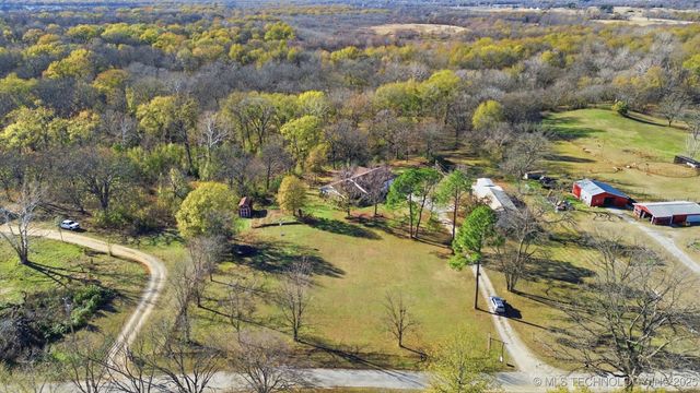 19549 S 250 Road, Okmulgee, OK 74447