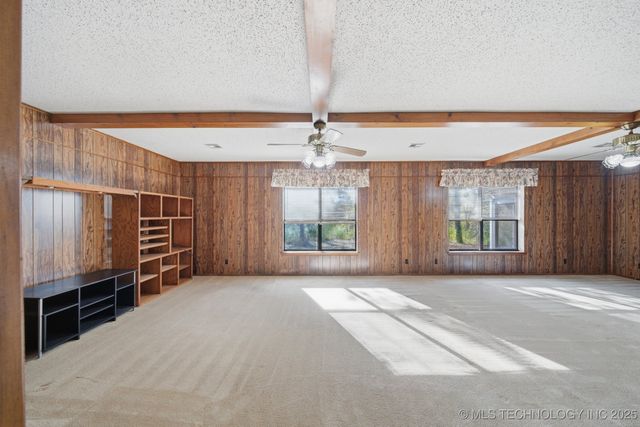 19549 S 250 Road, Okmulgee, OK 74447