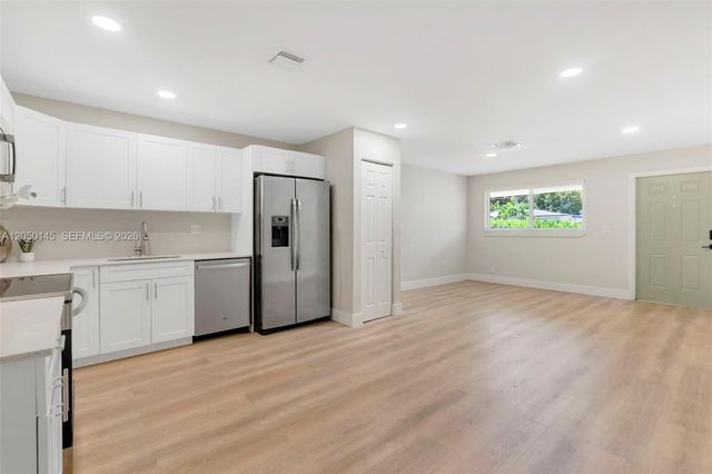 702 NW 18th Street 12, Fort Lauderdale, FL 33311