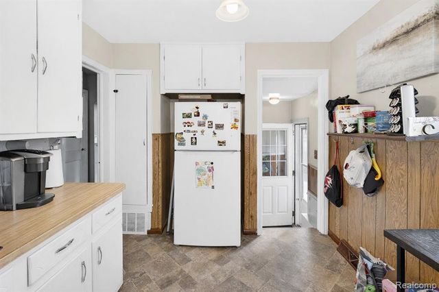 4140 Syracuse Street, Dearborn Heights, MI 48125