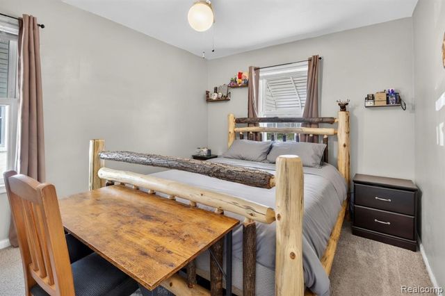 4140 Syracuse Street, Dearborn Heights, MI 48125