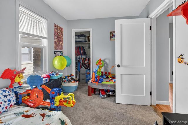 4140 Syracuse Street, Dearborn Heights, MI 48125