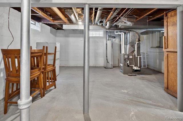 4140 Syracuse Street, Dearborn Heights, MI 48125