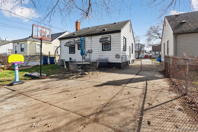 4140 Syracuse Street, Dearborn Heights, MI 48125