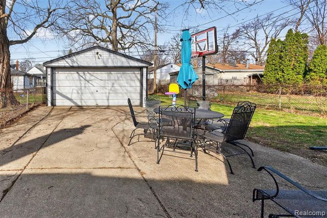 4140 Syracuse Street, Dearborn Heights, MI 48125