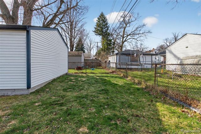 4140 Syracuse Street, Dearborn Heights, MI 48125