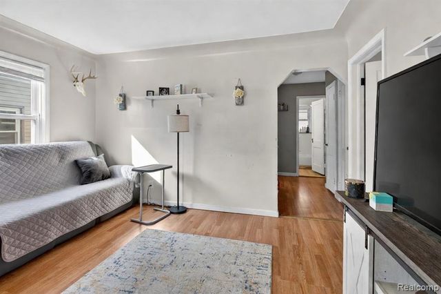 4140 Syracuse Street, Dearborn Heights, MI 48125