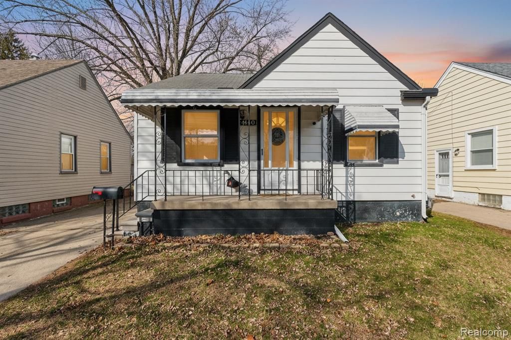 4140 Syracuse Street, Dearborn Heights, MI 48125