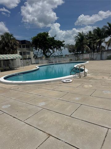 19001 NE 14th Avenue 312, Miami, FL 33179