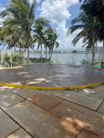 19001 NE 14th Avenue 312, Miami, FL 33179