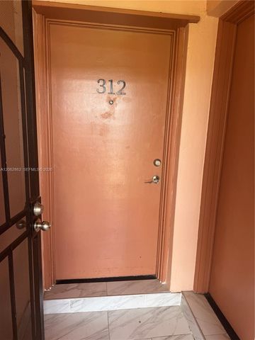 19001 NE 14th Avenue 312, Miami, FL 33179
