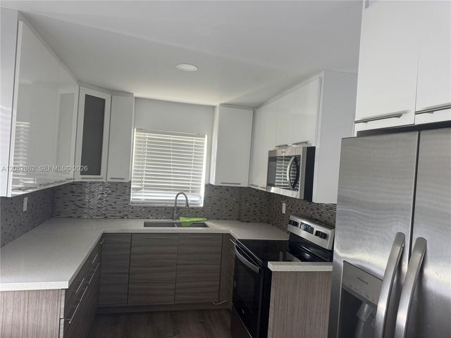 19001 NE 14th Avenue 312, Miami, FL 33179