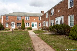 17 Garden Drive L, Manchester, CT 06040